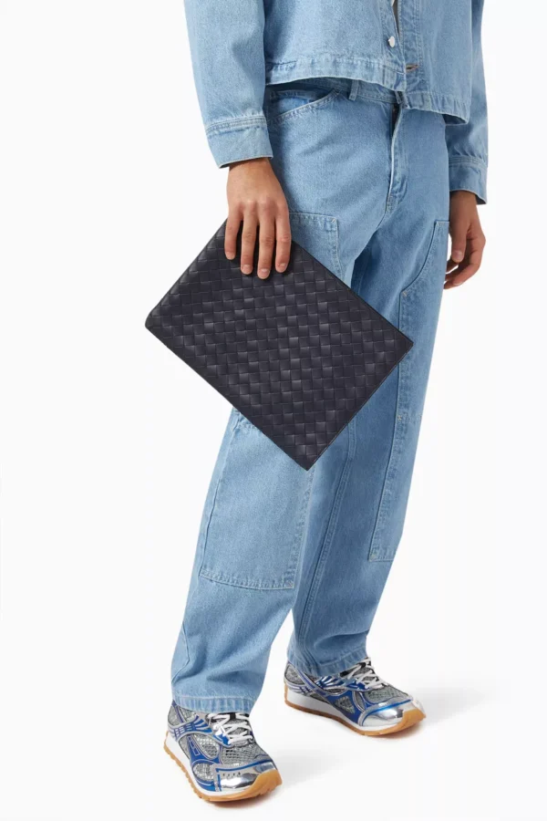 UB FASHION BOTTEGA VENETA Half Zip Around Pouch