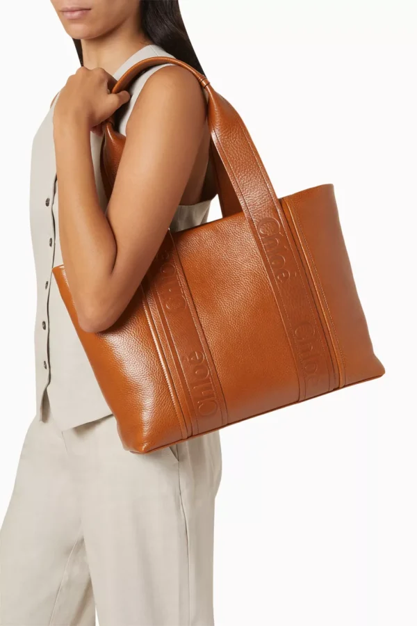 UB FASHION Chloé Woody Tote Bag in Calfskin Leather